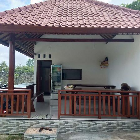 Ega Homestay Toyapakeh Bagian luar foto