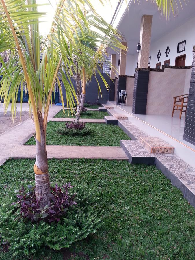 Ega Homestay Toyapakeh Bagian luar foto