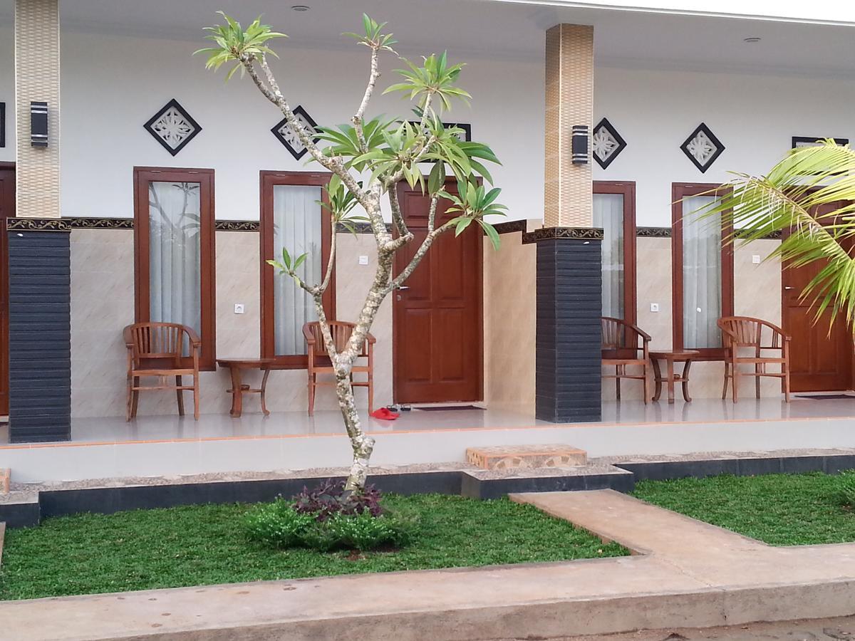 Ega Homestay Toyapakeh Bagian luar foto